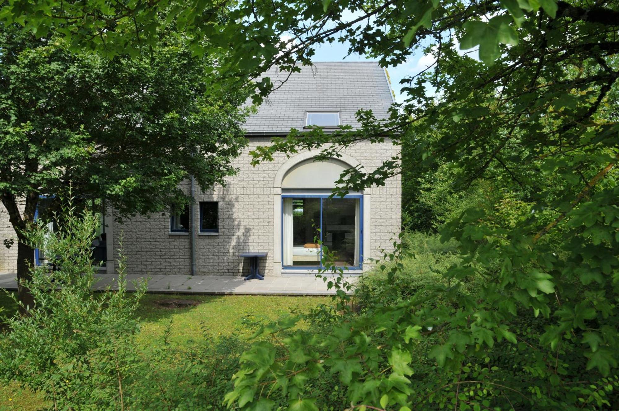 Residence Дюрби Екстериор снимка